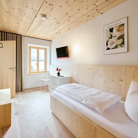 Hotel Schwarzes Kreuz *