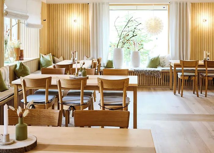 Schwarzes Kreuz Hotel *